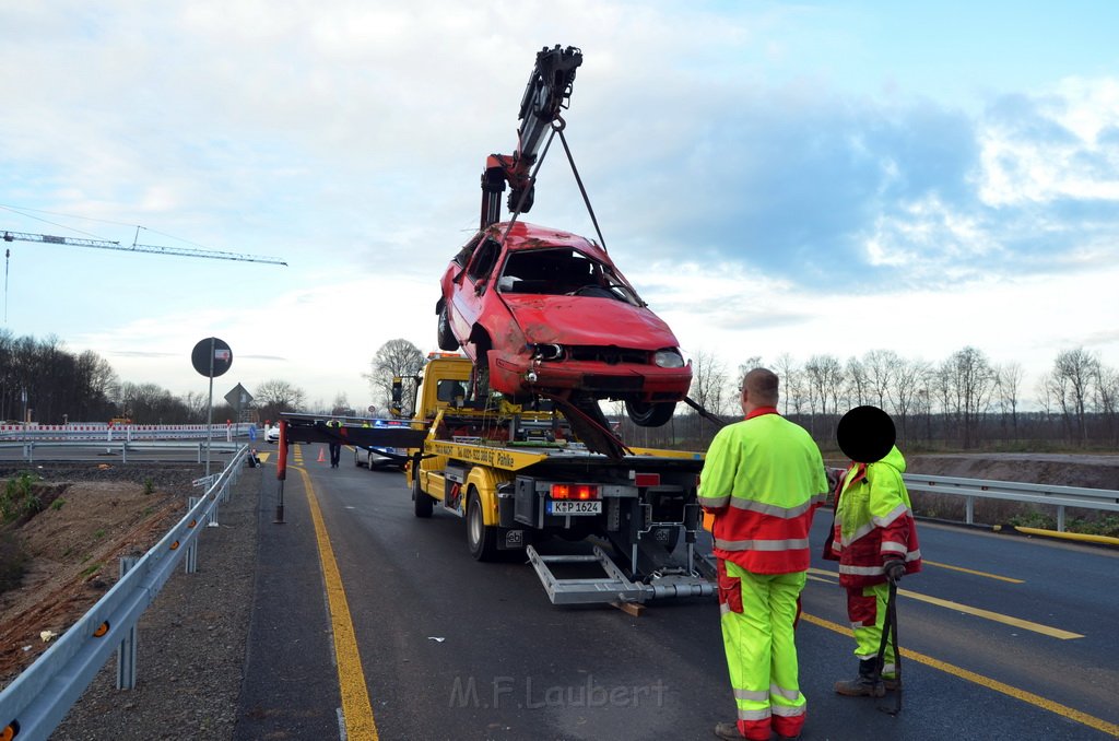 VU Fahrer gefluechtet Koeln Muelheim Duennwalder Kommunalweg P135.JPG - Miklos Laubert